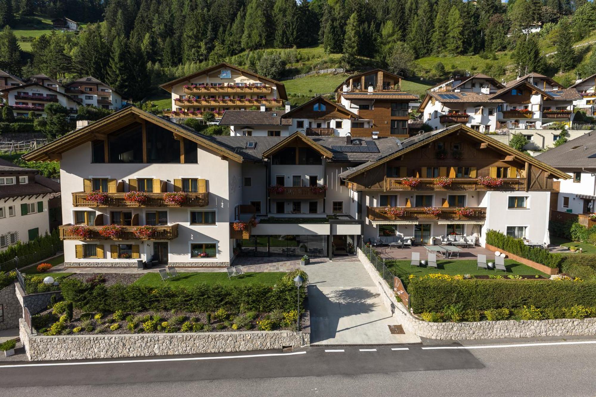 Hotel Vernel Santa Cristina Val Gardena Экстерьер фото